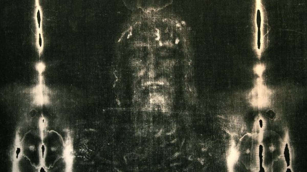 En el negativo se puede ver perfectamente el rostro de Cristo.