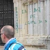 Dos iglesias, en Cantabria y Galicia, víctimas de nuevos ataques vandálicos con pintadas ofensivas