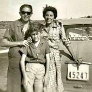 Faustino, con sus padres.
