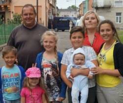 Una de las familias ayudadas por Cáritas Ucrania