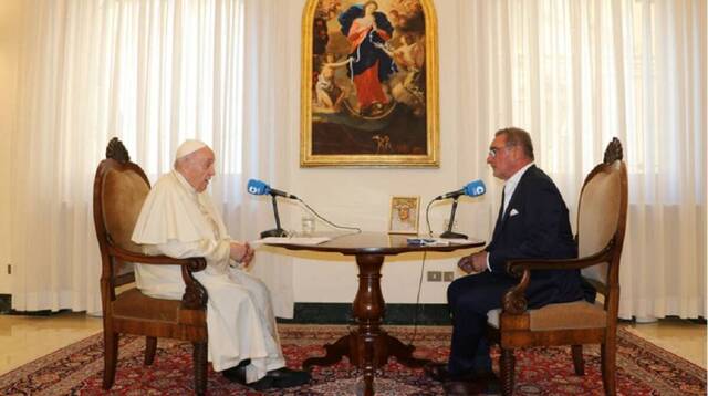 La entrevista de Carlos Herrera al Papa Francisco se alargó durante más de una hora