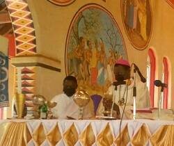 Una misa crismal en la catedral de Bembeke en Malawi