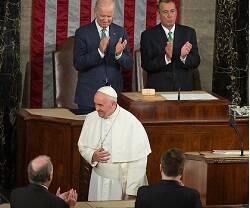 Aplauden al Papa Francisco en el Capitolio de EEUU en septiembre de 2015