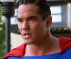 Dean Cain, interpretando a Supermán en Lois & Clark.