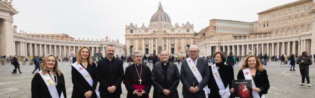 Miembros de la Comisión de Beatificación de Isabel la Católica en Roma. 