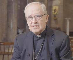 El cardenal Cordes, en una entrevista de 2021. Fue un personaje clave en el pontificado de Juan Pablo II.