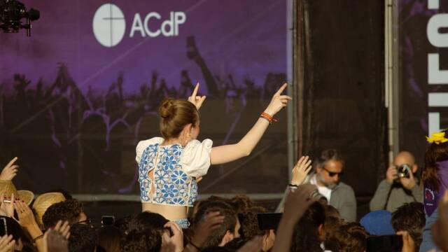 Una joven en la Fiesta de la Resurrección de la ACdP. 