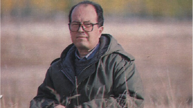 El gran ecólogo Fernando González Bernáldez, en el campo