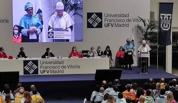 Kiko, doctor honoris causa por la Universidad Francisco de Vitoria