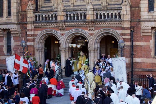 Católicos celebran Corpus Christi en Londres en 2015