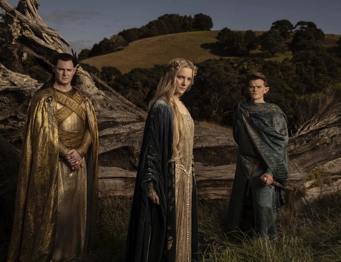 Gil Galad, Galadriel, Elrond en Los Anillos de Poder