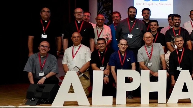 Algunos de los sacerdotes en el encuentro SED de Alpha en Alicante en 2024