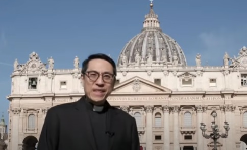 El jesuita Pedro Chía en el Vaticano, donde entrevistó al Papa Francisco