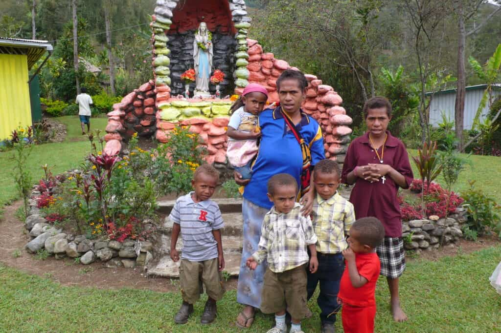 Fieles de la Iglesia en Papúa Nueva Guinea.