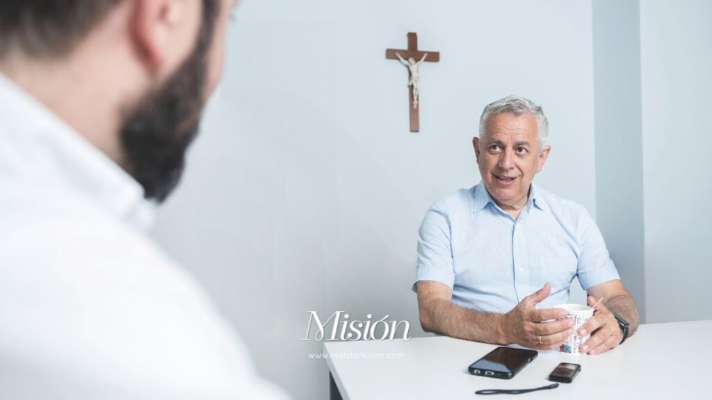 El doctor Villalón confiesa sin tapujos sus prioridades: «Dios, familia y Atleti; en este orden»