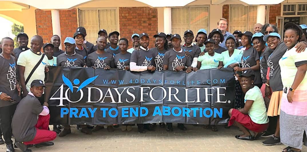 Voluntarios de 40 Días por la Vida en Uganda. 