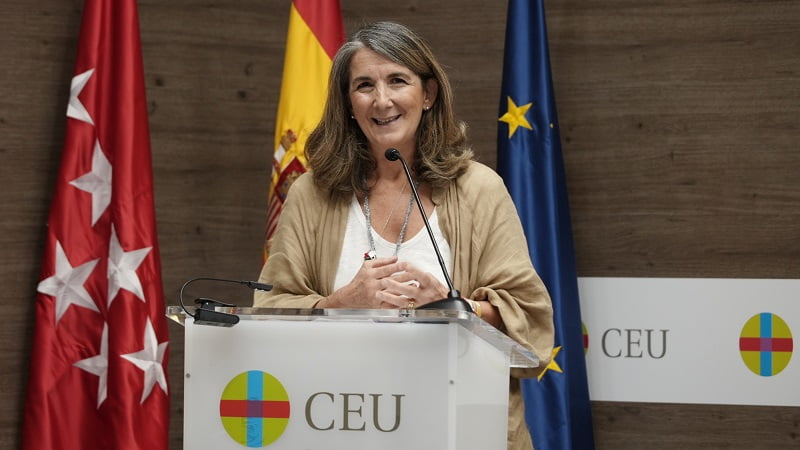 Emma de León, de Alpha  España en los Premios de Evangelización de ReligionEnLibertad 