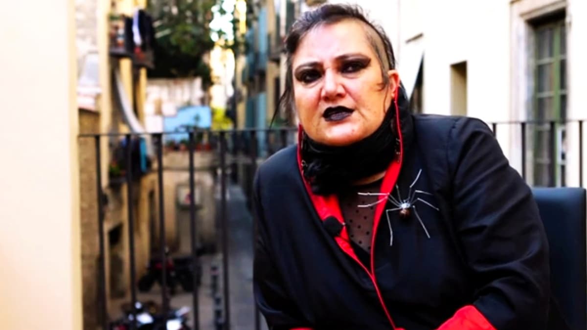 Feministas woke vandalizan a Isabel la Católica: «Vándalos orcos, rendirán cuentas», dice alcaldía