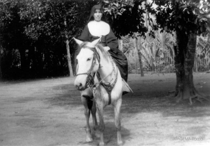 María Troncatti recorría las selvas amazónicas en mula o caballo, o piragua o avioneta