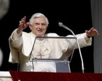 El Papa propone a María como modelo perfecto para los sacerdotes