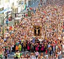 200.000 personas en la procesión del Cristo de la Victoria en Vigo