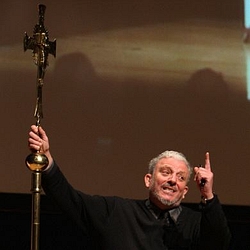 Kiko Argüello: "Cristo crucificado es la verdadera imagen del hombre libre"