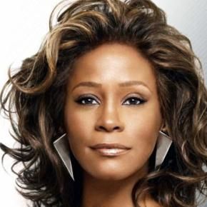 Whitney Houston combate con fe para no recaer en la droga: «Rezo y se va»