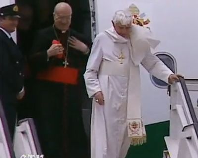 BENEDICTO XVI LLEGA A CHIPRE