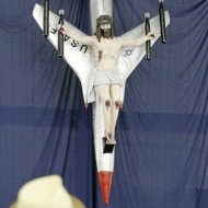 Un Cristo crucificado es objeto de burla, financiado con dinero del Principado de Asturias