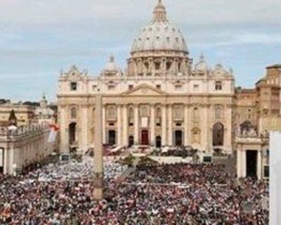 Miles de personas asisten a la misa de Acción de Gracias