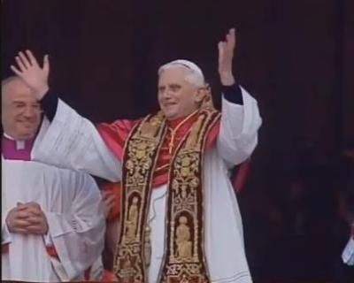 DE JUAN PABLO II A BENEDICTO XVI