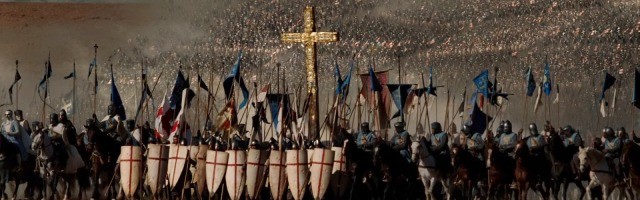 Los cruzados rumbo a su derrota en la película de El Reino de los Cielos, de Ridley Scott... los cristianos aparecen como toscos a medio civilizar