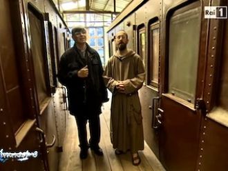 Un tren antiguo, reconvertido en monasterio