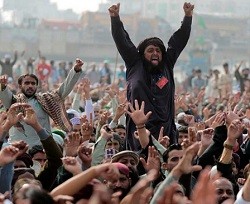 Miles de islamistas amenazan a los jueces del Supremo de Pakistán para que ejecuten ya a Asia Bibi