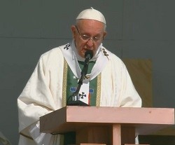 El Papa presidió la misa en Santiago ante más de 400.000 personas