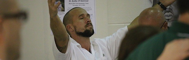 Retiros en cárceles con adoración y confesión: el cambio en los presos sorprende a las autoridades
