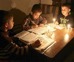 La directora de Caritas Jerusalén: Gaza está al borde del colapso, sin luz y sin medicinas