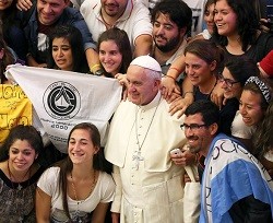 El Papa llama a los jóvenes a ser valientes
