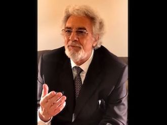 Plácido Domingo, con el volteo de campanas