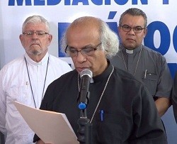 El comunicado fue leído por el cardenal Brenes, arzobispo de Managua