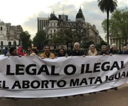 2018/06/14/110016_aborto_legal_o_ilegal_250x20.jpg