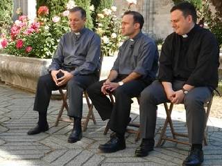 El recorrido de tres nuevos sacerdotes