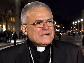 El obispo de Córdoba defiende la catedral