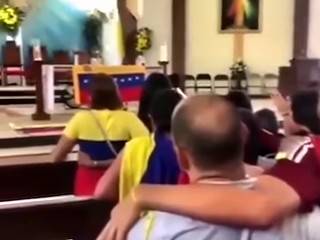 Emotiva adoración en la JMJ por Venezuela