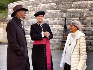 Morgan Freeman, en la gruta de Lourdes