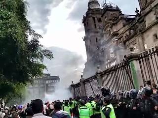 Violencia feminista contra la catedral