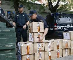 Antidisturbios de la Policía donan a una parroquia de Barcelona los regalos recibidos estos días