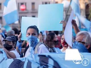 La ola celeste promete continuar la batalla