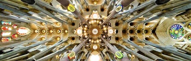 Interior de la Sagrada Familia de Barcelona