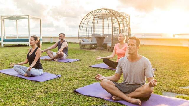 Porqué los hombres deben hacer yoga - Blog MASmusculo